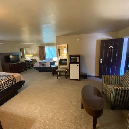 Vino Inn & Suites アタスカデロ エクステリア 写真