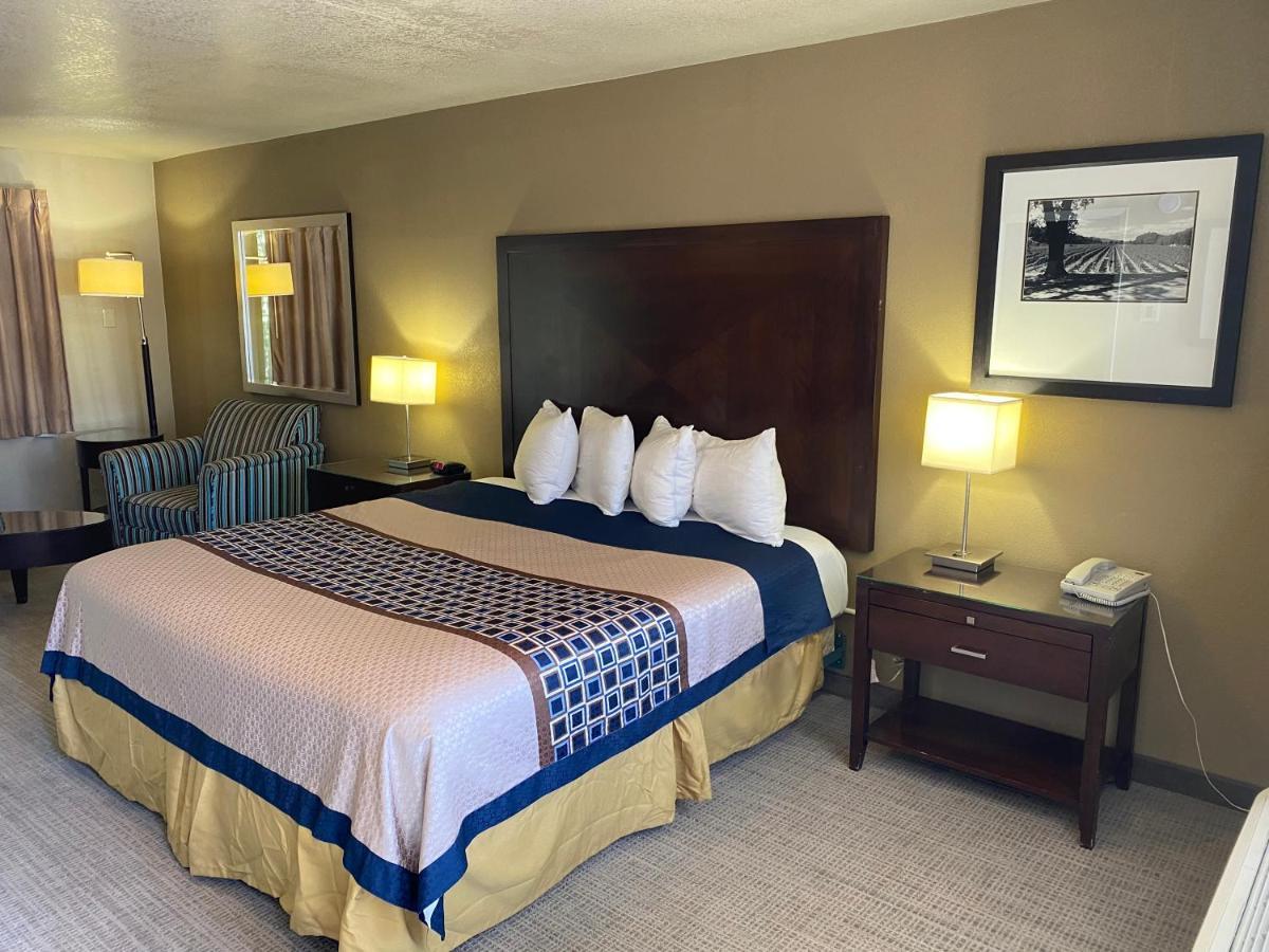 Vino Inn & Suites アタスカデロ エクステリア 写真