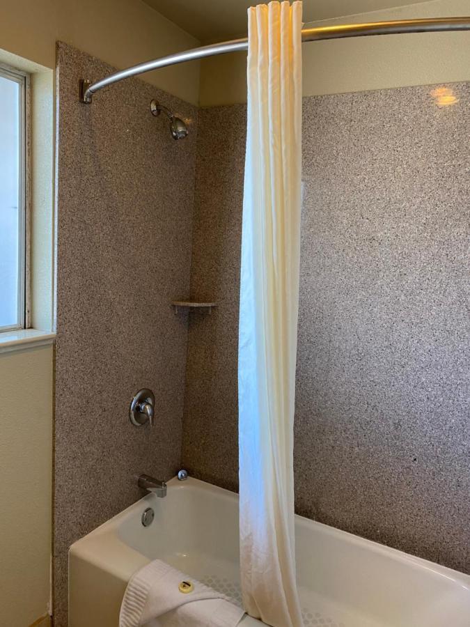 Vino Inn & Suites アタスカデロ エクステリア 写真