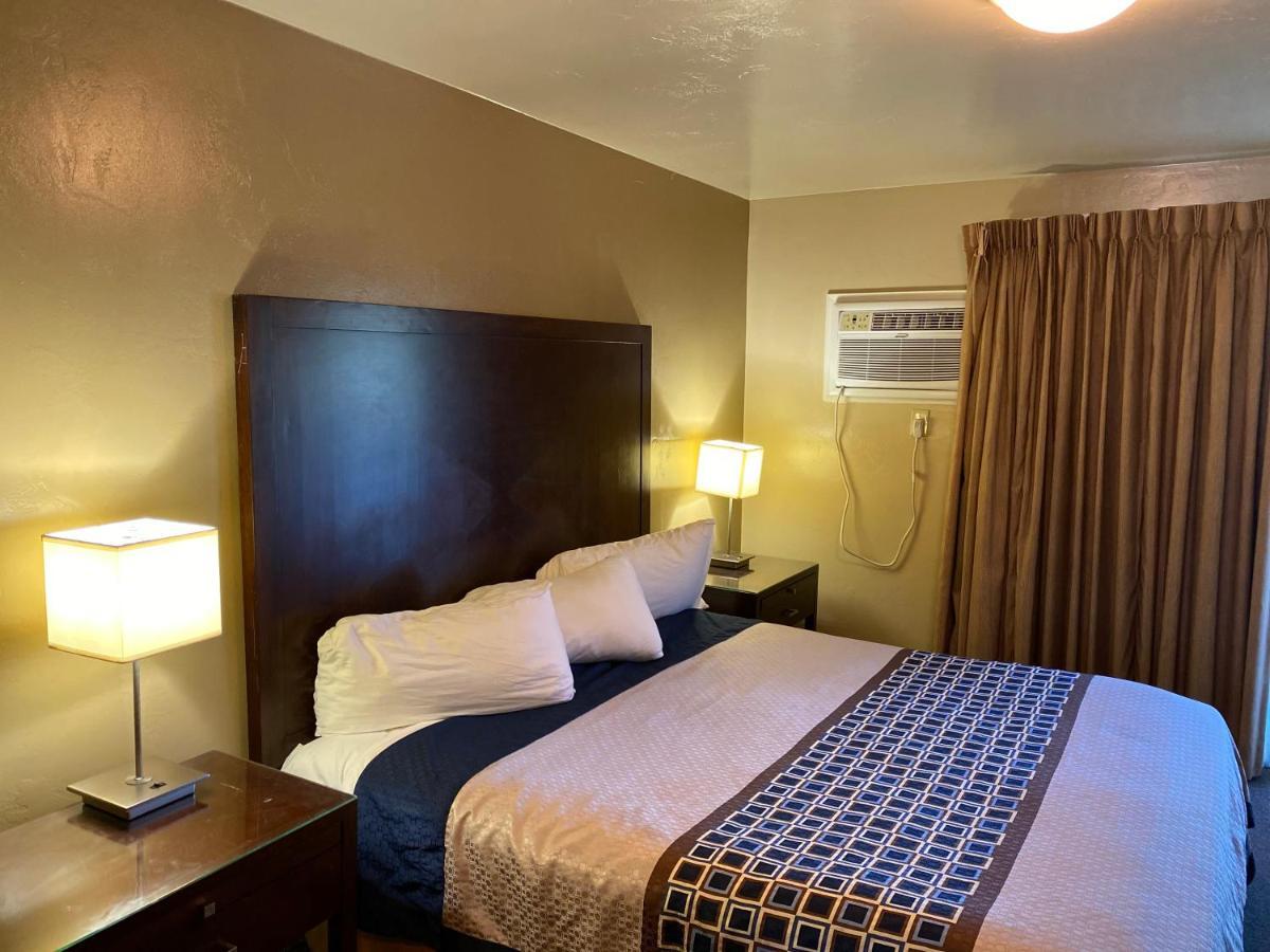 Vino Inn & Suites アタスカデロ エクステリア 写真