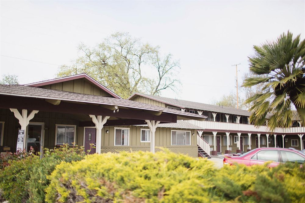 Vino Inn & Suites アタスカデロ エクステリア 写真