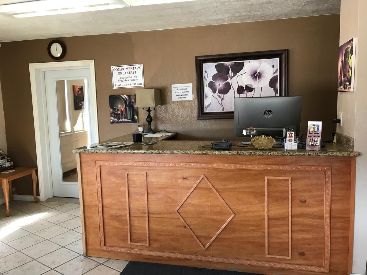 Vino Inn & Suites アタスカデロ エクステリア 写真