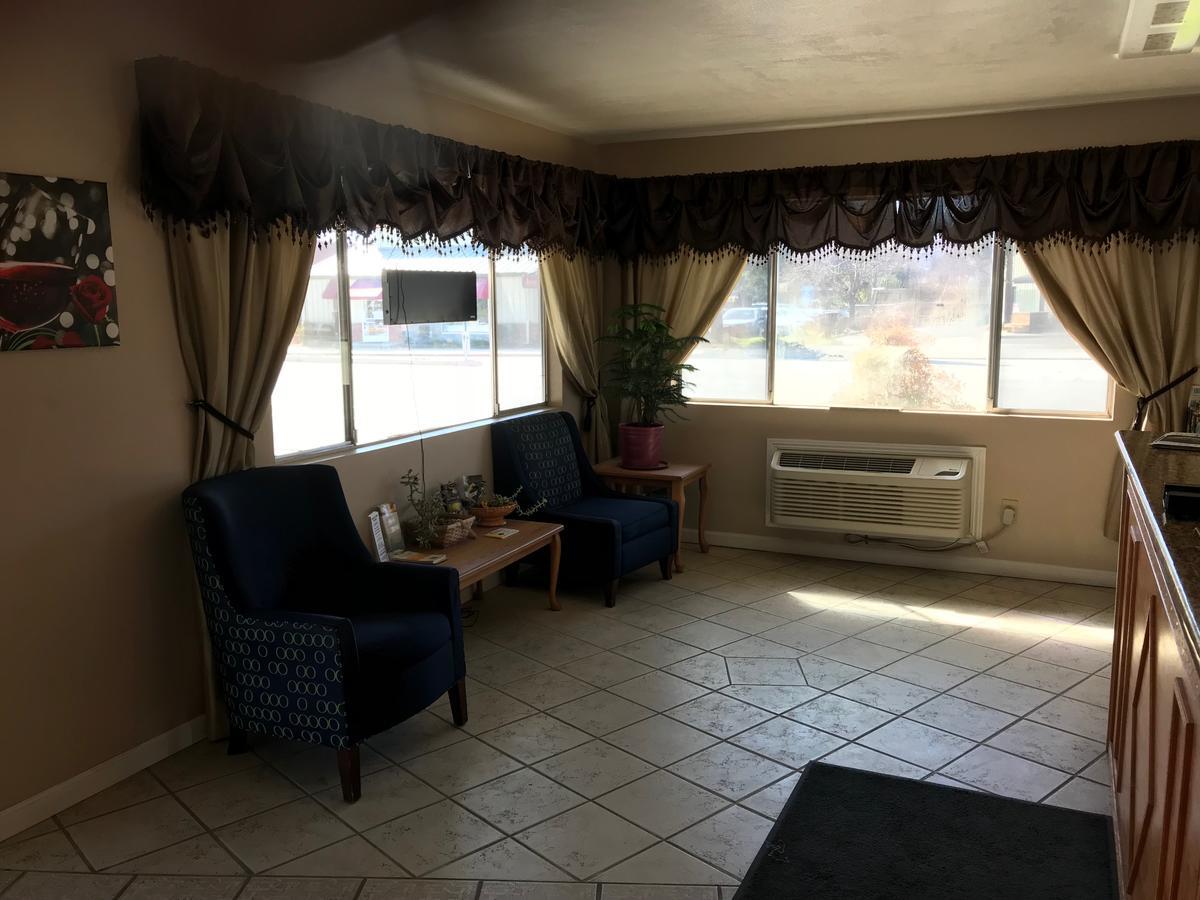 Vino Inn & Suites アタスカデロ エクステリア 写真