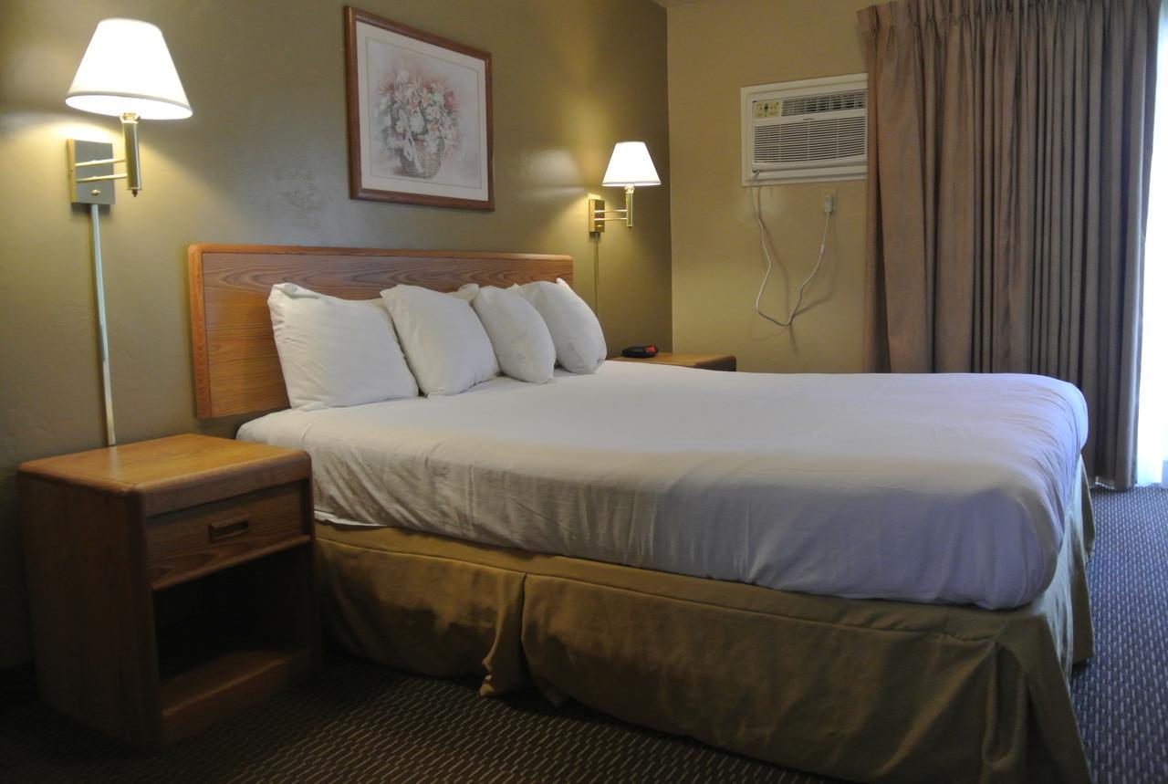 Vino Inn & Suites アタスカデロ エクステリア 写真
