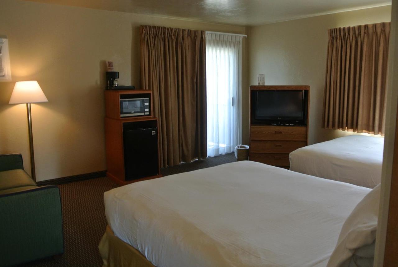 Vino Inn & Suites アタスカデロ エクステリア 写真