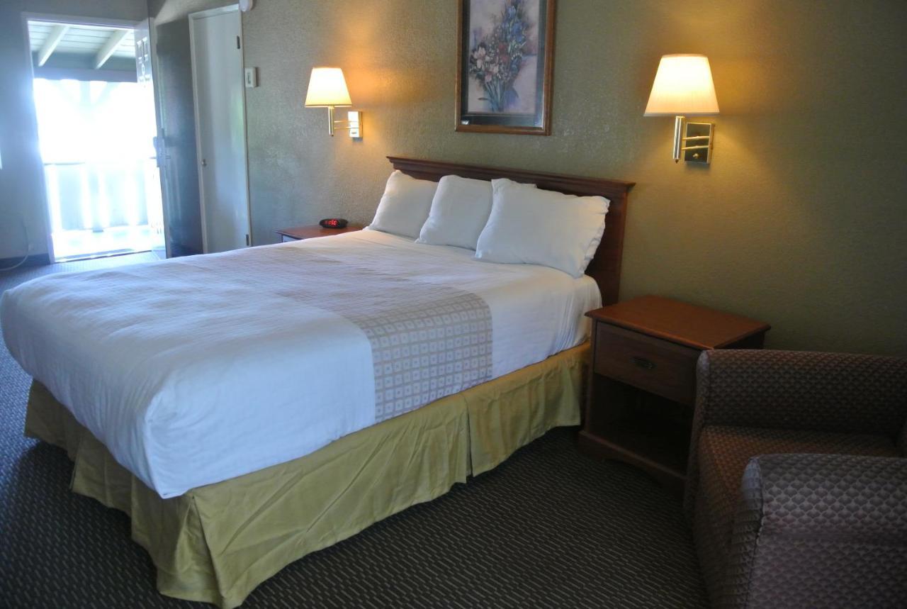 Vino Inn & Suites アタスカデロ エクステリア 写真