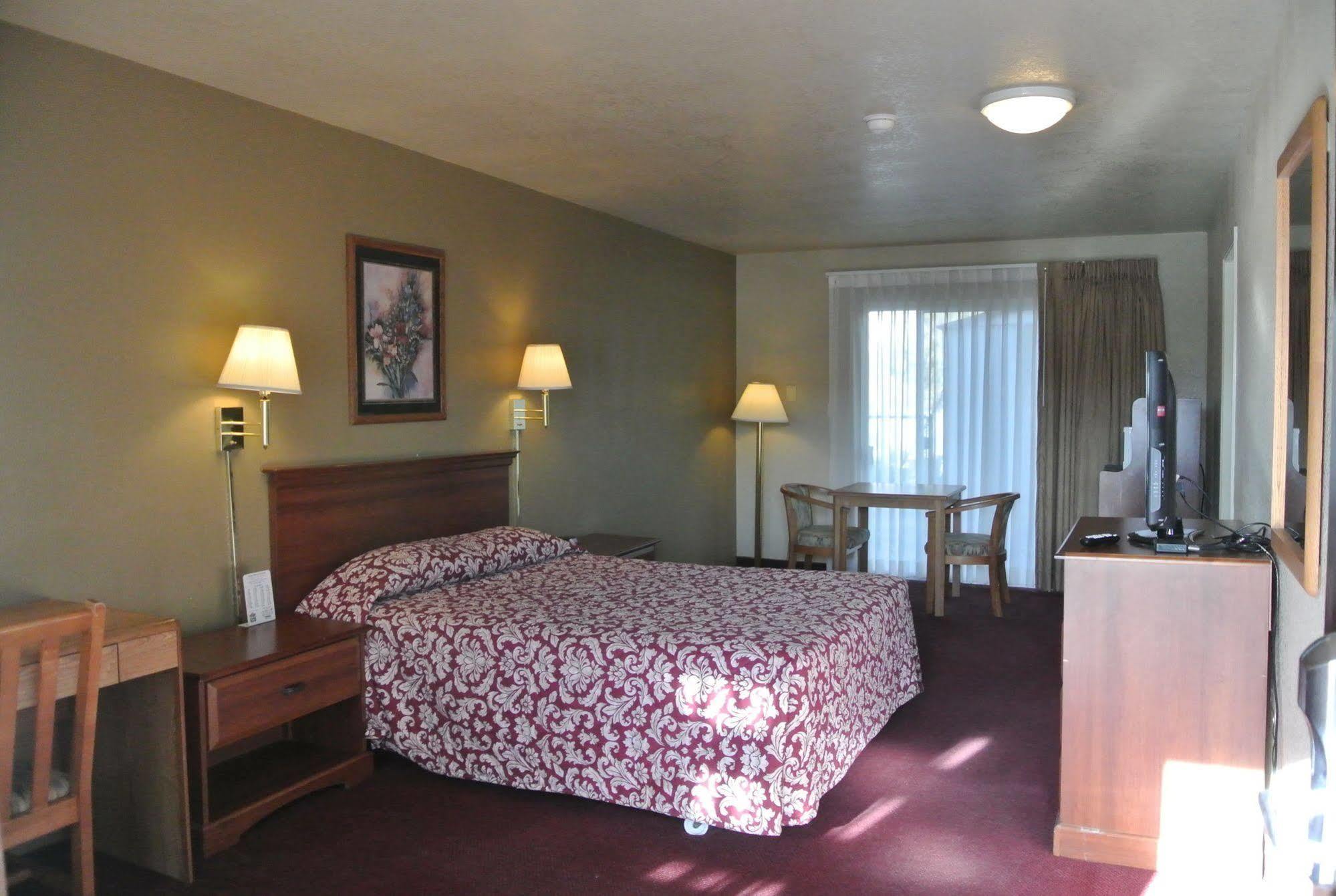 Vino Inn & Suites アタスカデロ エクステリア 写真