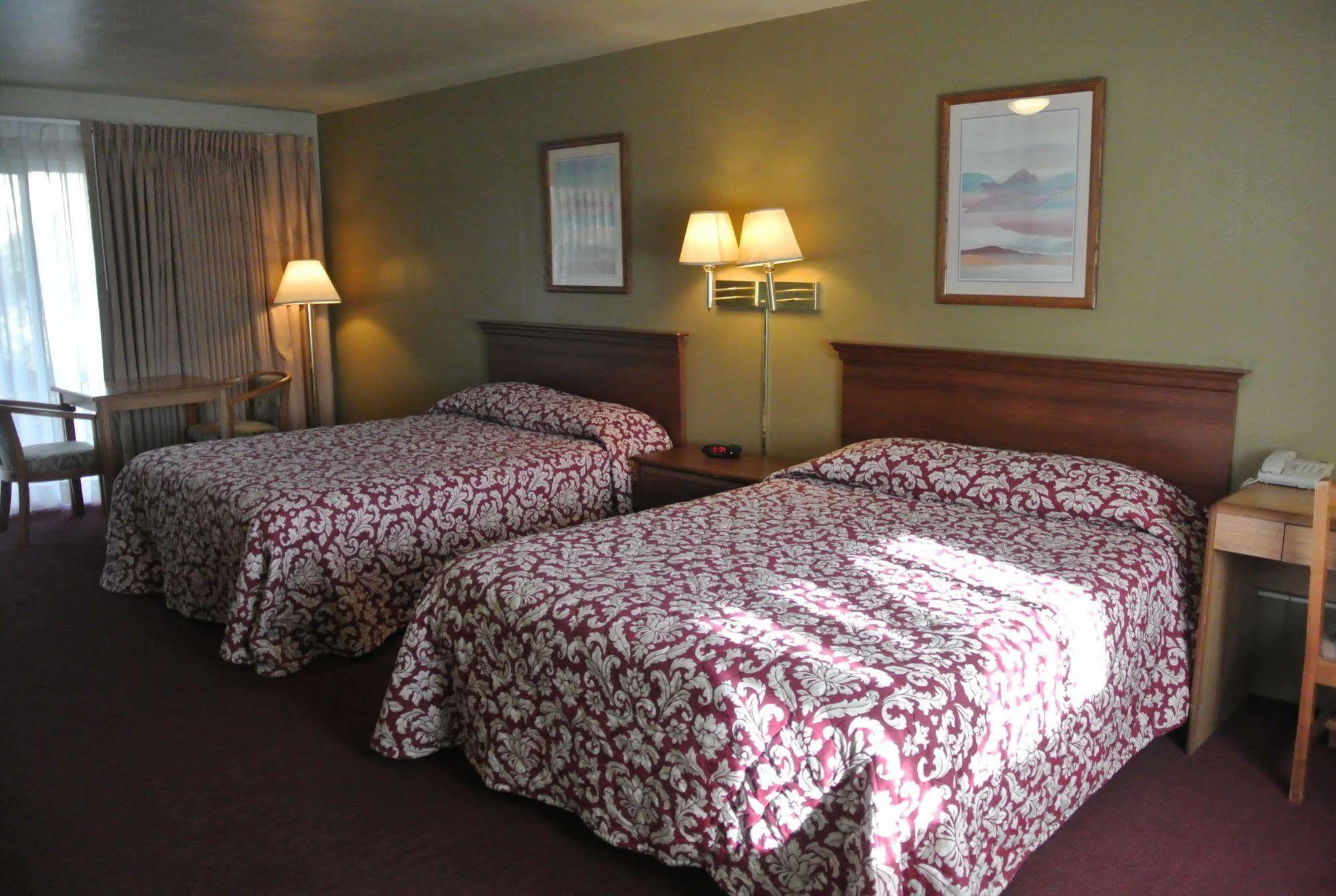 Vino Inn & Suites アタスカデロ エクステリア 写真