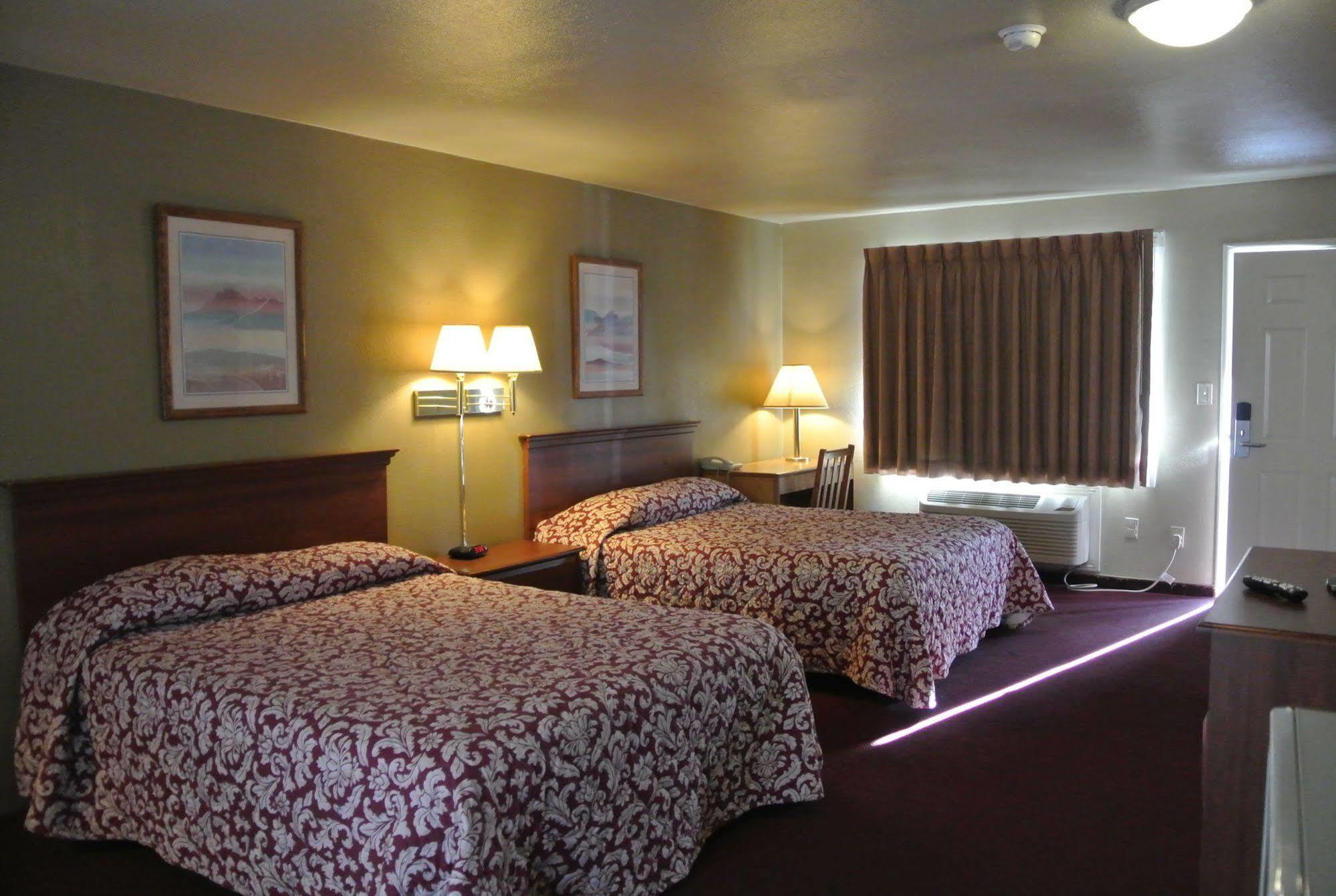 Vino Inn & Suites アタスカデロ エクステリア 写真