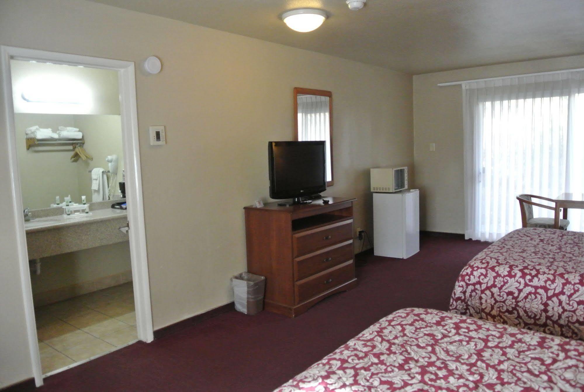 Vino Inn & Suites アタスカデロ エクステリア 写真