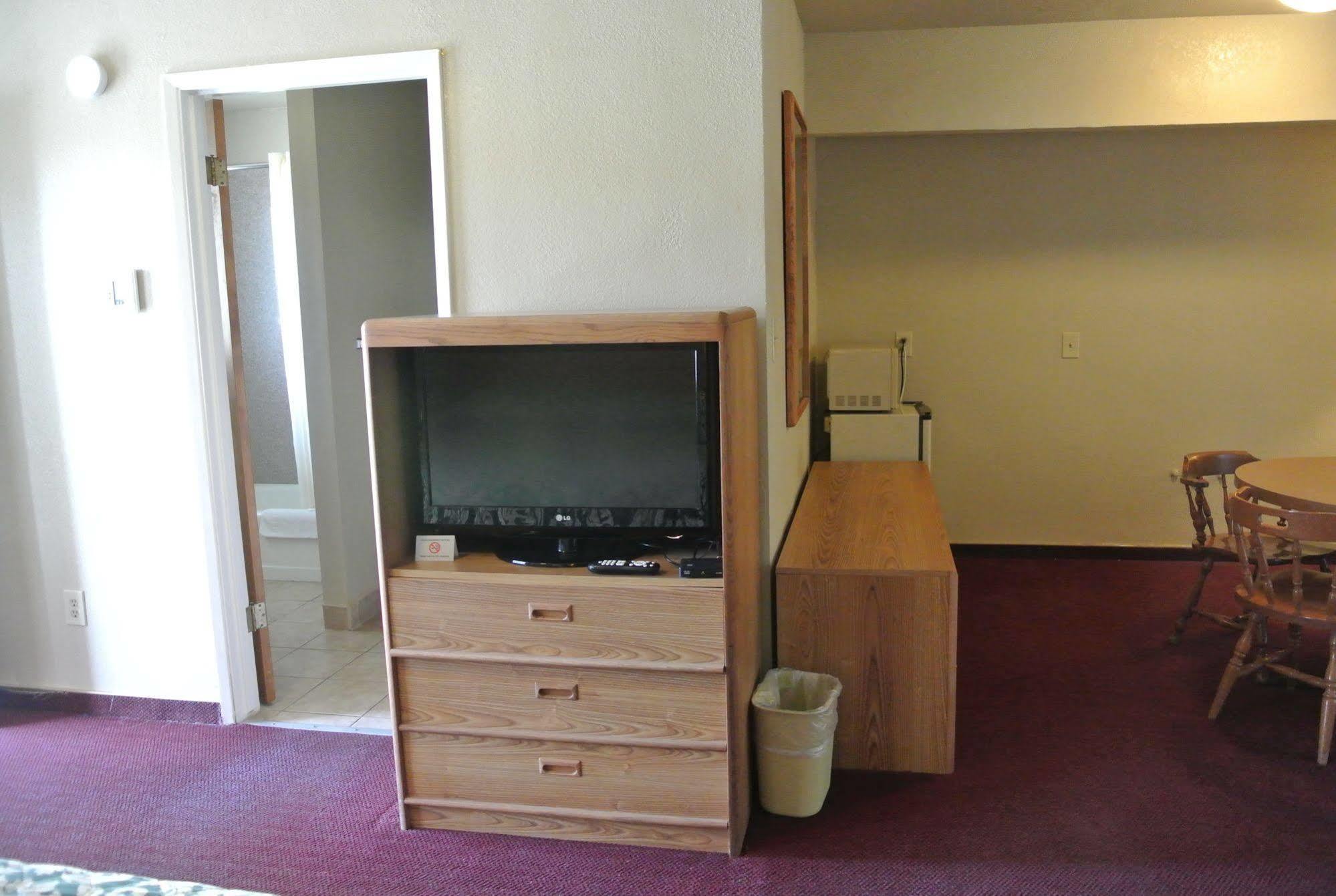 Vino Inn & Suites アタスカデロ エクステリア 写真